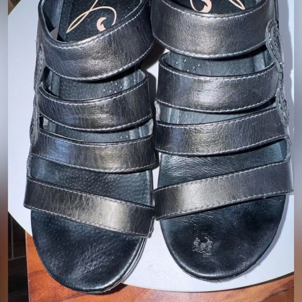 RARE Dansko Nigella Black Leather Floral Studded Mules - EU 40 EUC - Picture 3 of 11